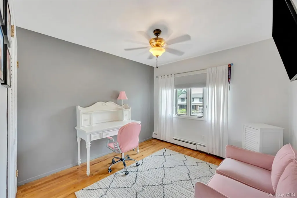 11 Ann Court North Babylon NY 11703