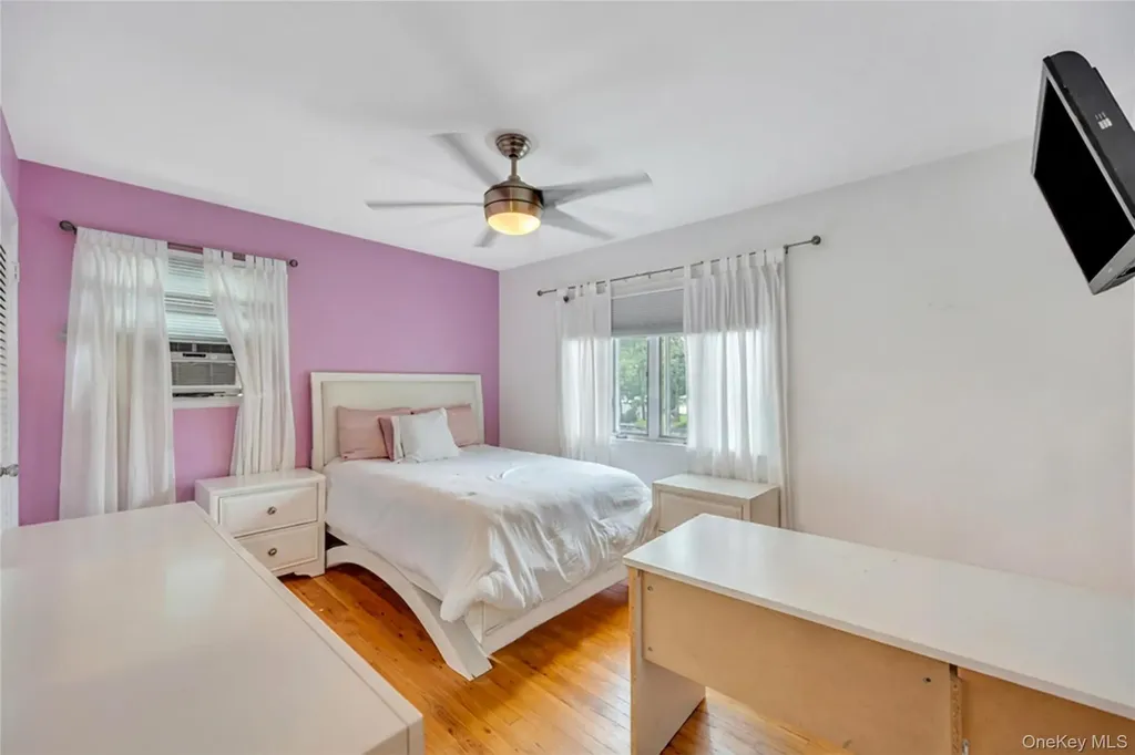11 Ann Court North Babylon NY 11703