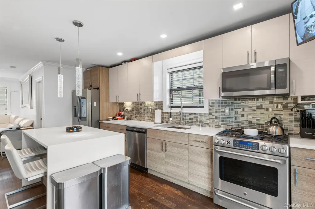 18906 122nd Avenue Springfield Gardens NY 11413