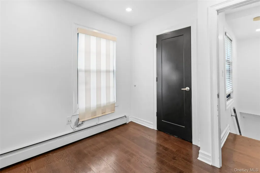 18906 122nd Avenue Springfield Gardens NY 11413
