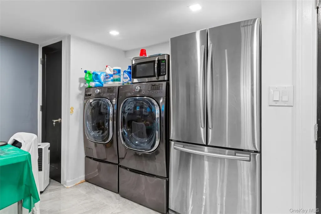 18906 122nd Avenue Springfield Gardens NY 11413