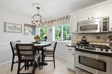 129 Farm House Court Manorville NY 11949