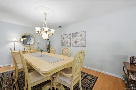 129 Farm House Court Manorville NY 11949