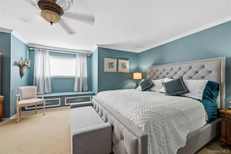 129 Farm House Court Manorville NY 11949