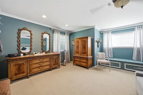129 Farm House Court Manorville NY 11949