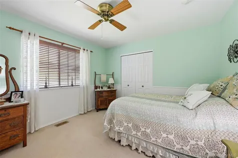 129 Farm House Court Manorville NY 11949