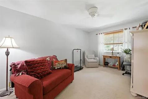 129 Farm House Court Manorville NY 11949