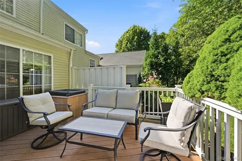 129 Farm House Court Manorville NY 11949
