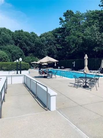 129 Farm House Court Manorville NY 11949