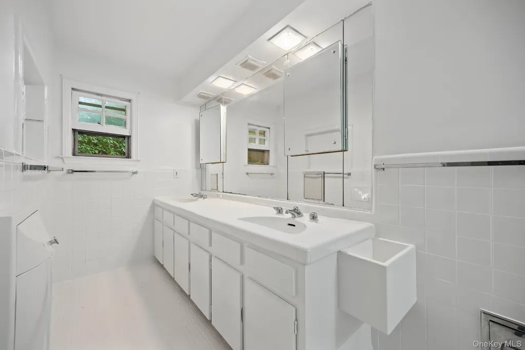 98 Brookby Road Scarsdale NY 10583