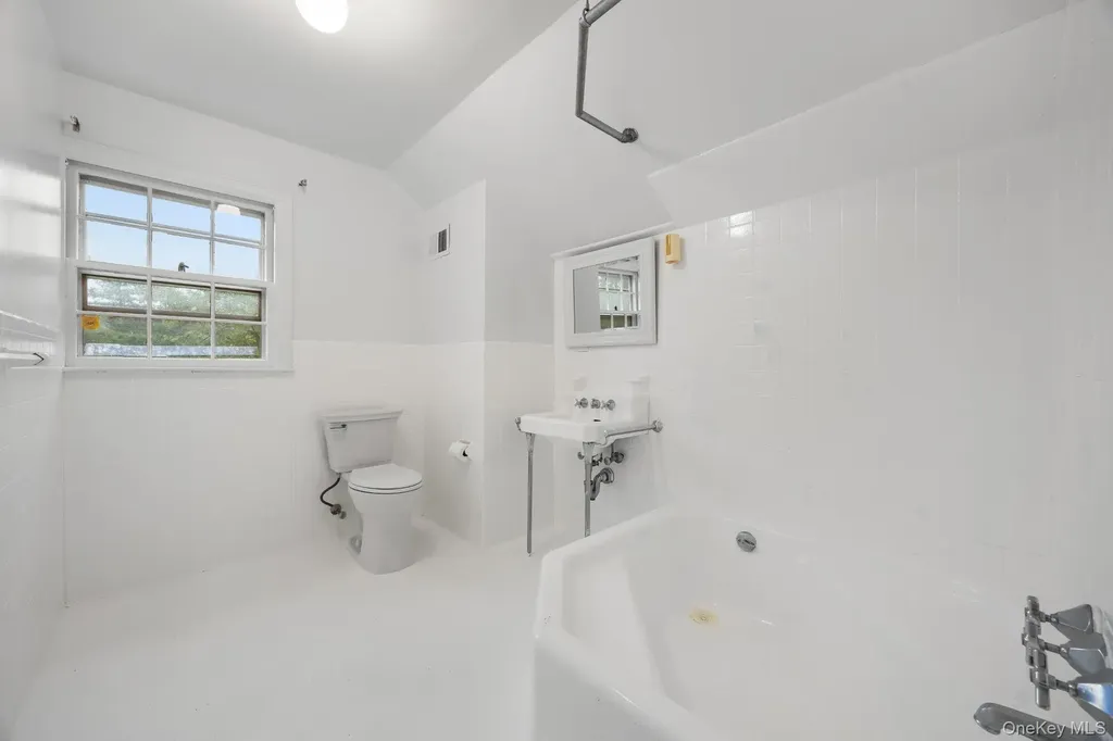 98 Brookby Road Scarsdale NY 10583