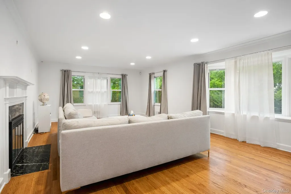 98 Brookby Road Scarsdale NY 10583