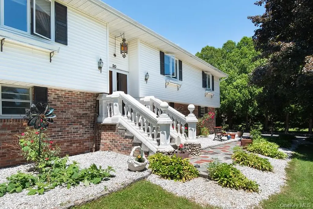 20 Craig Lane Dover Plains NY 12522