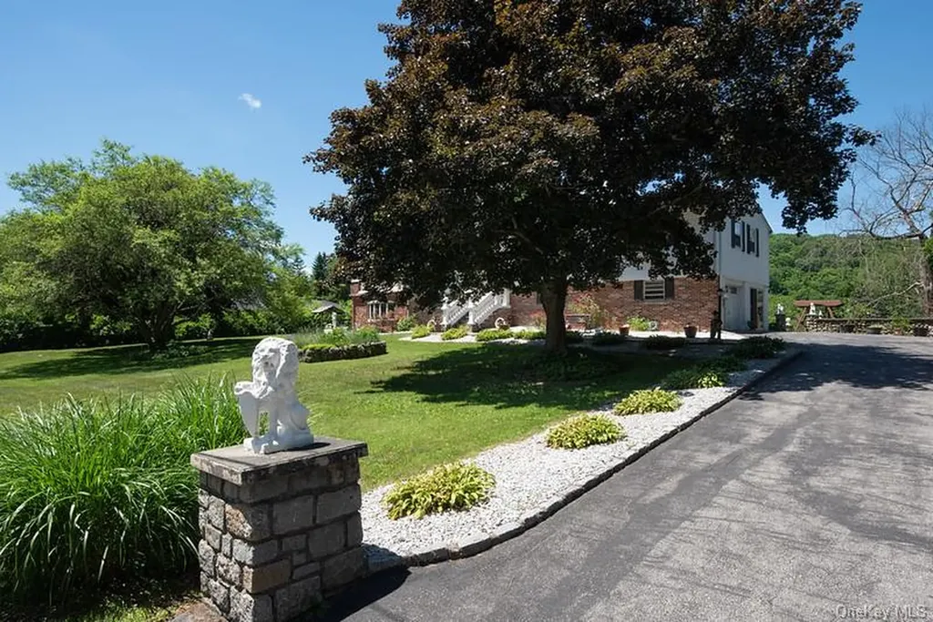 20 Craig Lane Dover Plains NY 12522