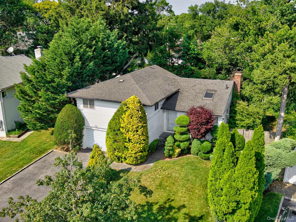 106 Westbury Avenue Plainview NY 11803