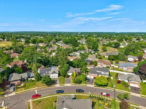 106 Westbury Avenue Plainview NY 11803