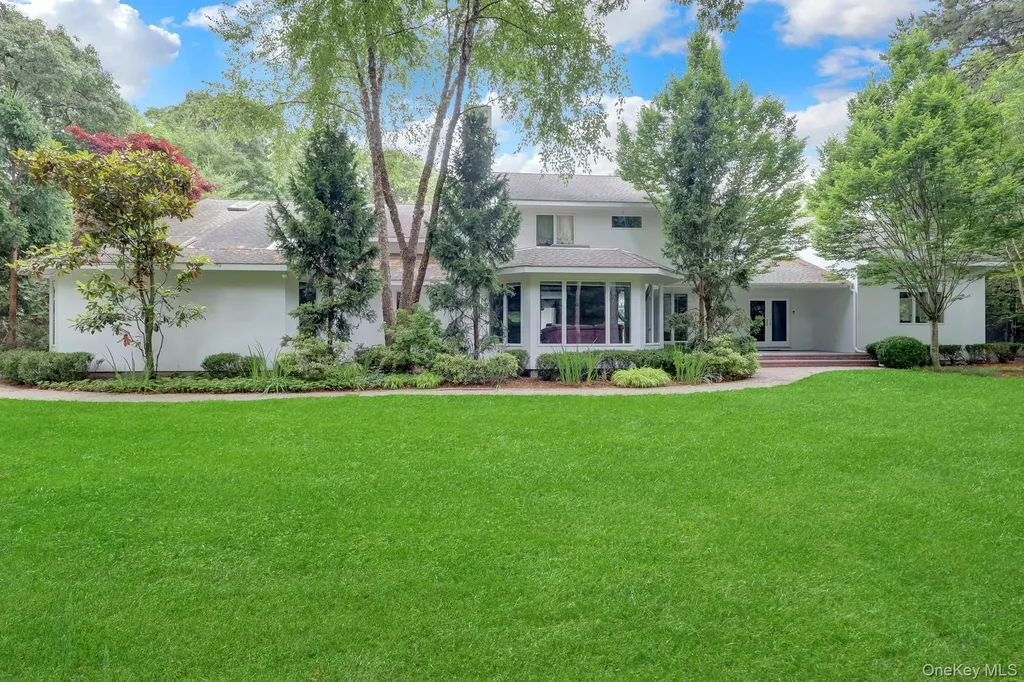 9 Plume Grass Way Westhampton NY 11977
