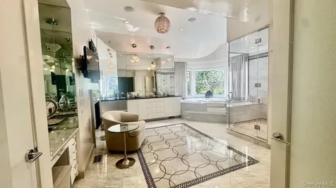 9 Plume Grass Way Westhampton NY 11977