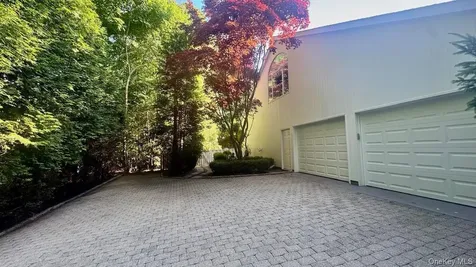 9 Plume Grass Way Westhampton NY 11977