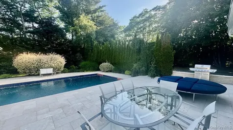9 Plume Grass Way Westhampton NY 11977
