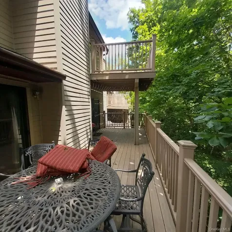 12 The Glen Lane Glen Head NY 11545