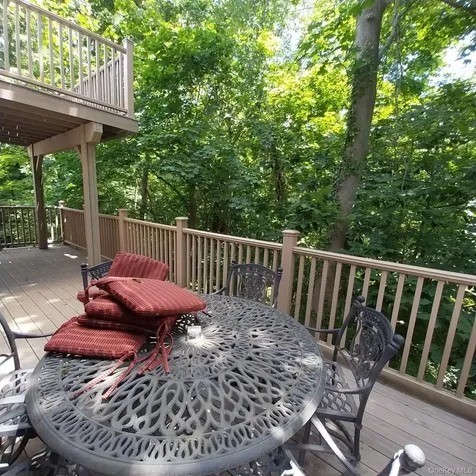 12 The Glen Lane Glen Head NY 11545