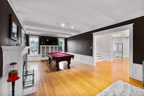 44 S Montgomery Avenue Bay Shore NY 11706