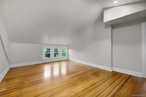 44 S Montgomery Avenue Bay Shore NY 11706
