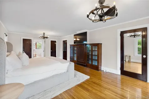 44 S Montgomery Avenue Bay Shore NY 11706