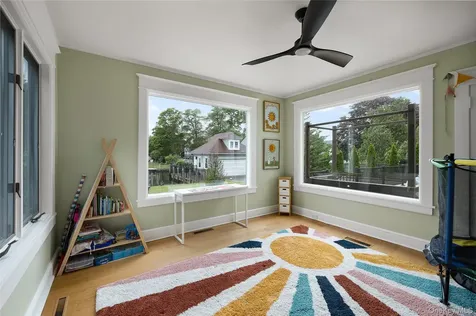 44 S Montgomery Avenue Bay Shore NY 11706