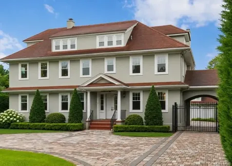 44 S Montgomery Avenue Bay Shore NY 11706