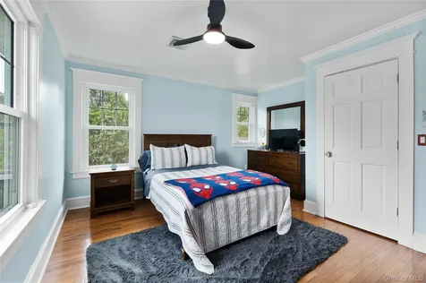 44 S Montgomery Avenue Bay Shore NY 11706