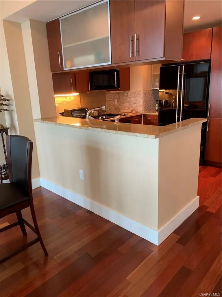 175 Huguenot Street New Rochelle NY 10801