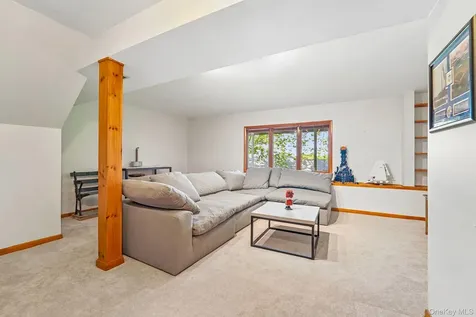 422 Carrollwood Drive Tarrytown NY 10591