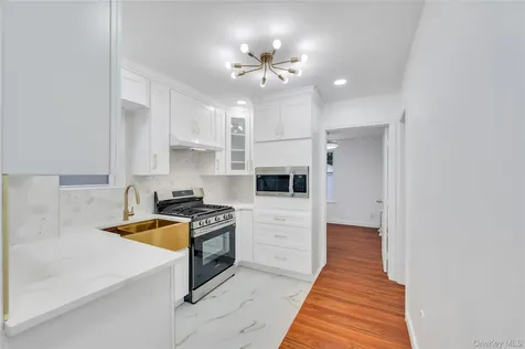 100-33 205th Street Hollis NY 11423