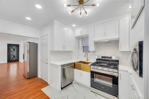 100-33 205th Street Hollis NY 11423