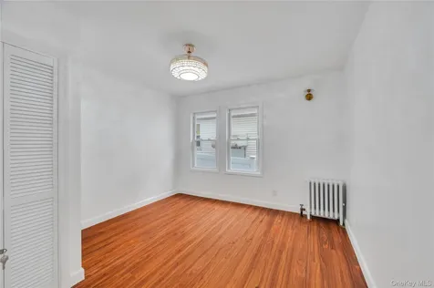 100-33 205th Street Hollis NY 11423