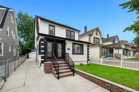100-33 205th Street Hollis NY 11423