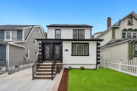 100-33 205th Street Hollis NY 11423