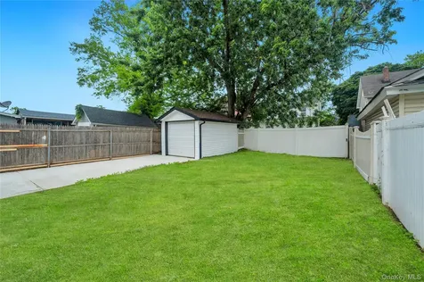 100-33 205th Street Hollis NY 11423