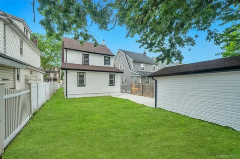 100-33 205th Street Hollis NY 11423