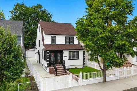 100-33 205th Street Hollis NY 11423