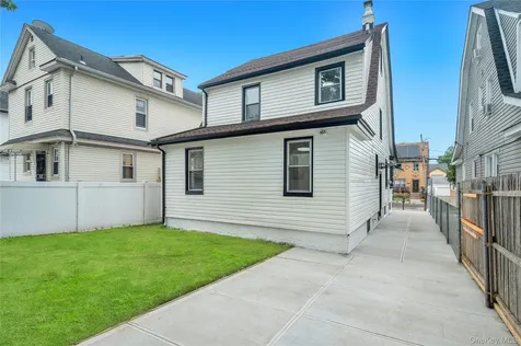 100-33 205th Street Hollis NY 11423