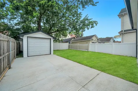 100-33 205th Street Hollis NY 11423