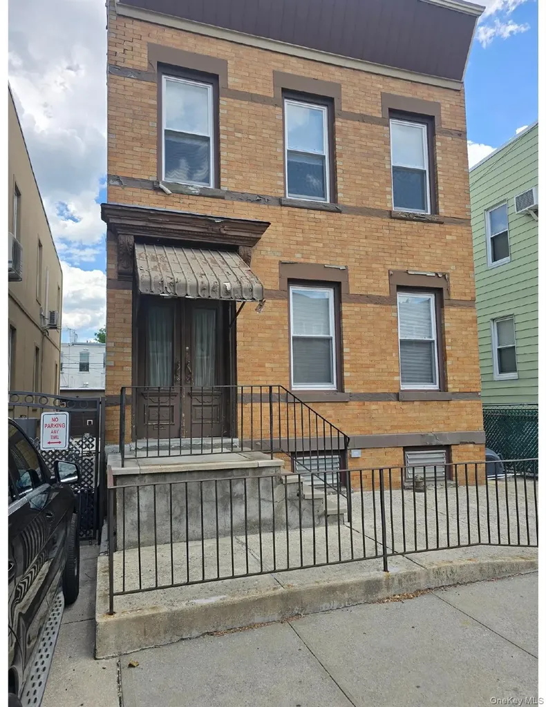 72-37 66th Street Glendale NY 11385