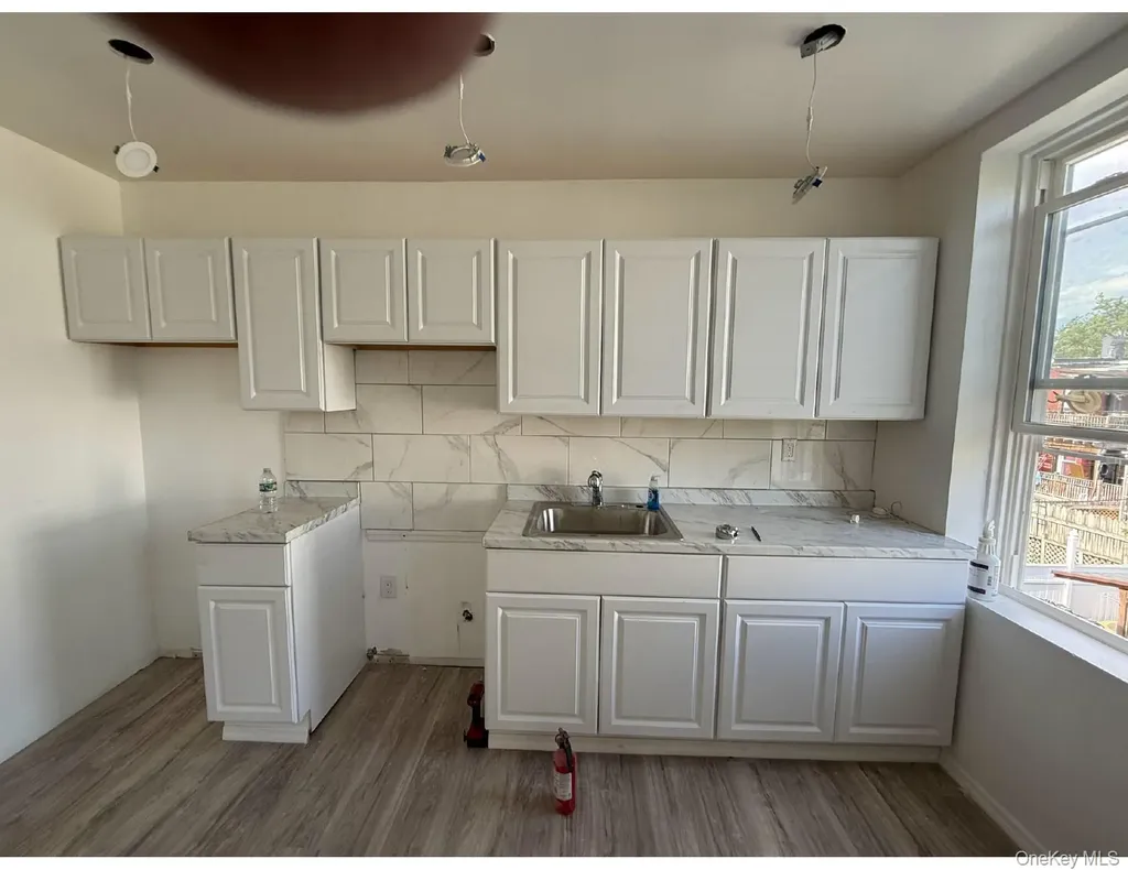 72-37 66th Street Glendale NY 11385