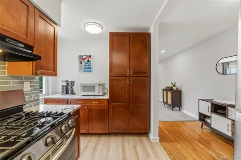 9 Bryant Crescent White Plains NY 10605