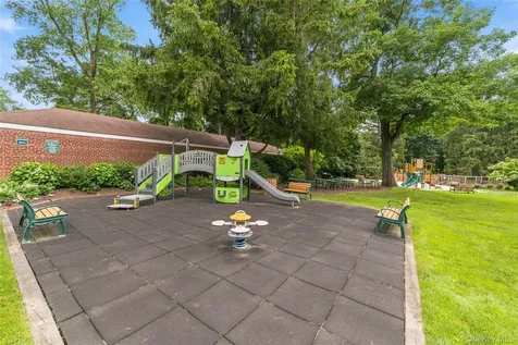 9 Bryant Crescent White Plains NY 10605