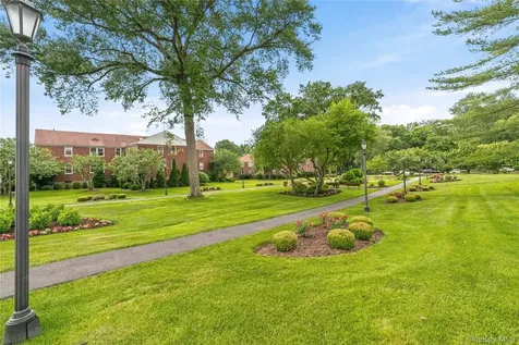 9 Bryant Crescent White Plains NY 10605