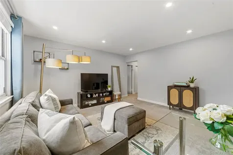 9 Bryant Crescent White Plains NY 10605